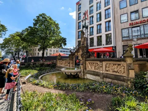 Heinzelmännchenbrunnen