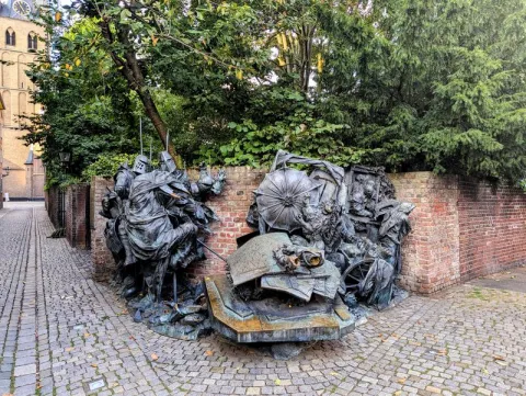 Düsseldorf Stadterhebungsmonument